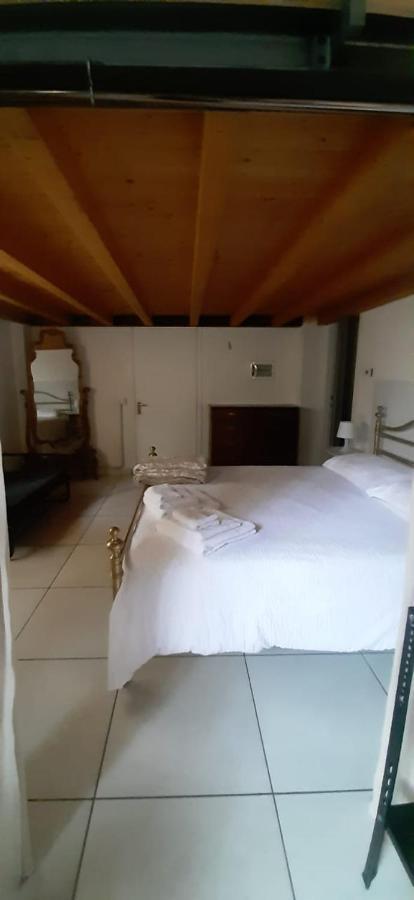Un loft solo per i tuoi occhi Lägenhet Bergamo Exteriör bild